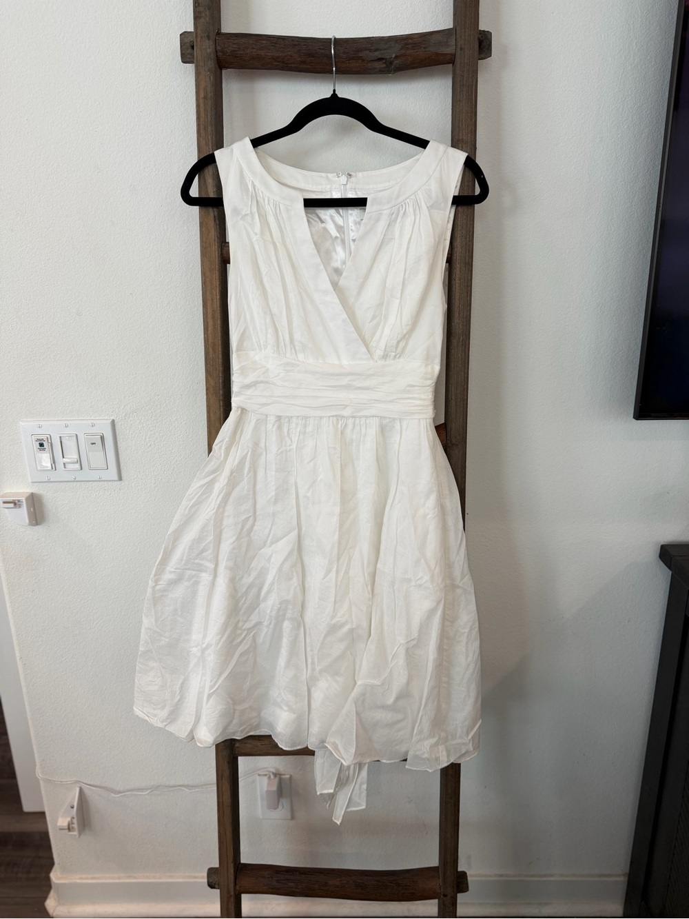 White House Black Market White Sleeveless V-Neck Mini Dress